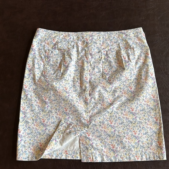 J.Jill Live in Chino Floral mini Skirt - Picture 2 of 9